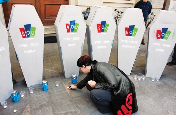 Eden izmed množice (neuspešnih) protestov in zahtev po bolj transparentnem delovanju študentskih organizacij