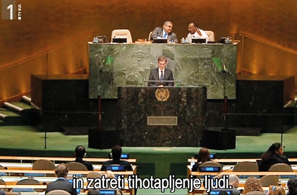 Nacionalka je s podnapisi ustvarila dimno zaveso za Cerarjev zgovorni lapsus