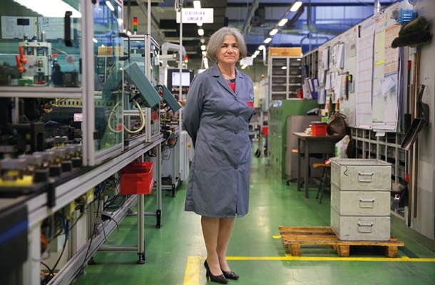 Dr. Jožica Rejec, predsednica uprave: »V času krize smo znižali plače, za nekaj mesecev skrajšali delovni čas, nismo pa odpuščali zaposlenih. Če so časi boljši, zaposlujemo, a ekonomska enačba se mora vedno iziti. To je pogoj za zdravje podjetja.«