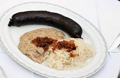 Krvavica z opremo