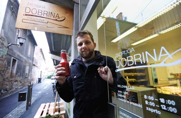 Denis Ploj, 27-letni direktor Dobrine: »Ko določamo cene, gledamo na to, da so sprejemljive za stranke, hkrati pa pazimo, da ne stiskamo kmetov.«