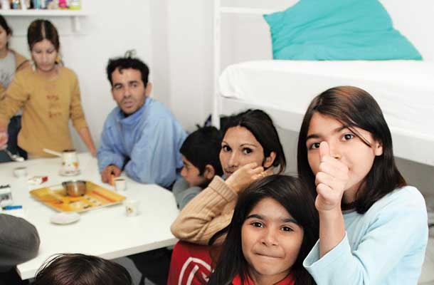 Otroci v azilnem domu