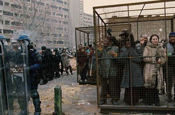 Taborišča za pridržanje nezakonitih priseljencev v Združenem kraljestvu v filmu Otroci človeštva iz leta 2006