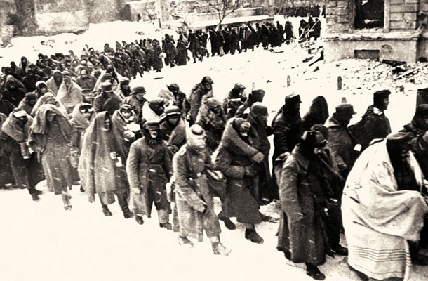 Od skupno okoli 110 tisoč zajetih nemških vojakov jih je polovica umrla do pomladi 1943.