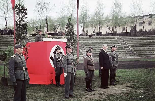 Domobranska prisega na Bežigrajskem stadionu, 20. april 1944 / Foto: Arhiv MNZS