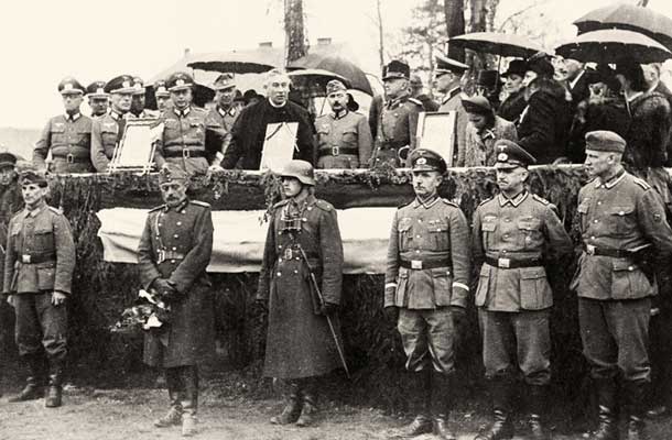 Proslava, na kateri so Nemci predali Prekmurje Madžarom. Murska Sobota, 16. april 1941. 