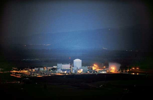 Jedrska elektrarna Krško je bila zgrajena leta 1981 na podlagi sporazuma med Hrvaško in Slovenijo. Po razpadu Jugoslavije se državi nista znali dogovoriti, kako upravljati z elektrarno. Na koncu je Slovenija izgubila spor zaradi nedobavljene električne energije. 