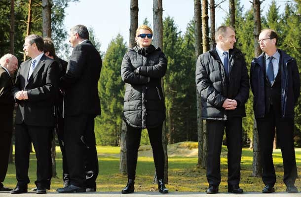 Ministrica za paralizatorje in notranje zadeve Vesna Györkös Žnidar