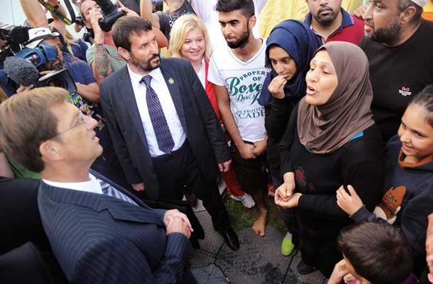 Prijazen obraz slovenskega premiera Mira Cerarja jeseni, ko so begunci šele začeli prihajati