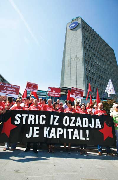 Prodaji NLB od parlamentarnih strank ves čas nasprotuje samo Združena levica (na fotografiji protest te stranke proti privatizaciji junija 2014) 