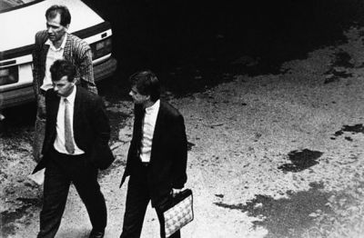 Udbovci peljejo Janeza Janšo na policijo 31. maja 1988