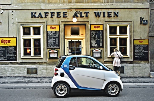 Avtomobil podjetja Car2Go, enega izmed ponudnikov »car sharing« sistema na Dunaju