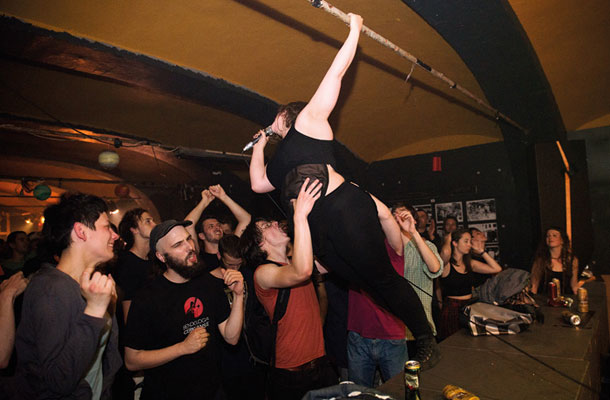 Ludovik Material, Rog me Baby, koncert v podporo avtonomnemu delovanju in obrambi Roga, Ljubljana