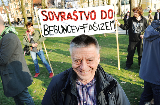 Roza na enem izmed protifašističnih shodov