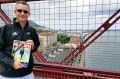 Rajmond Debevec, most Puente Colgante, Portugalete, z luko Bilbao v ozadju, Španija / Foto Metka