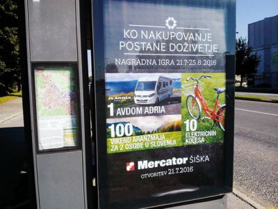 Julijski Mercatorjev oglas. Jezikovni purist bi obupal. Po odzivih zavednih občanov so v Mercatorju ta oglas hitro jezikovno popravili.