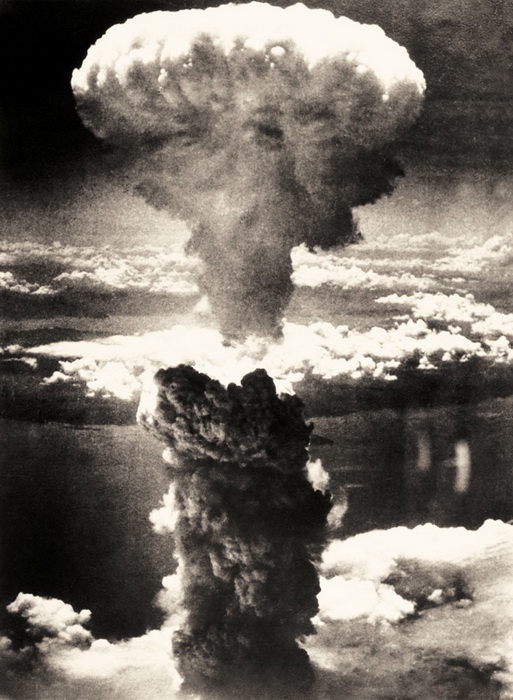 Začetek antropocena naj bi najbolje predstavljali po celem svetu raztreseni radioaktivni izotopi, ki so posledica eksplozij jedrskih bomb. Na sliki: eksplozija nad Nagasakijem, avgust 1945.