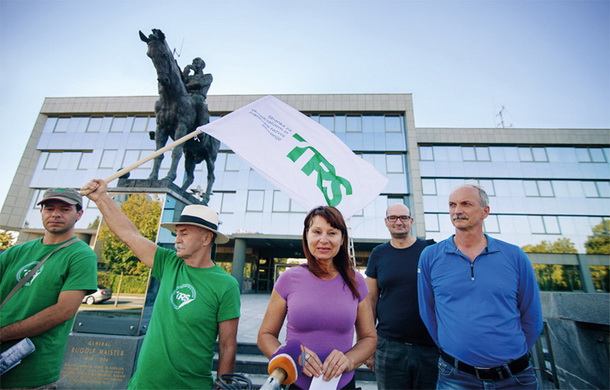 Protest Gibanja TRS proti napotitvi vojakov na ukrajinskorusko mejo 