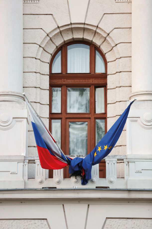 Sodna palača na Tavčarjevi v Ljubljani