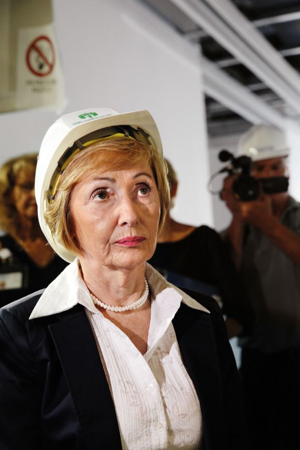 Ofenziva proti ministrici