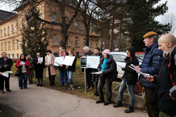 Štiridesetdnevna, vsakodnevna dvanajsturna molitev za rešitev življenj nerojenih otrok, ki jo je februarja in marca lani pred Ginekološko kliniko v Ljubljani organiziral Zavod Božji otroci. 