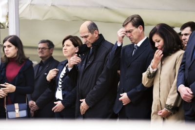 Pravoverje: JANEZ JANŠA IN MIRO CERAR (pri maši na Brezjah) 