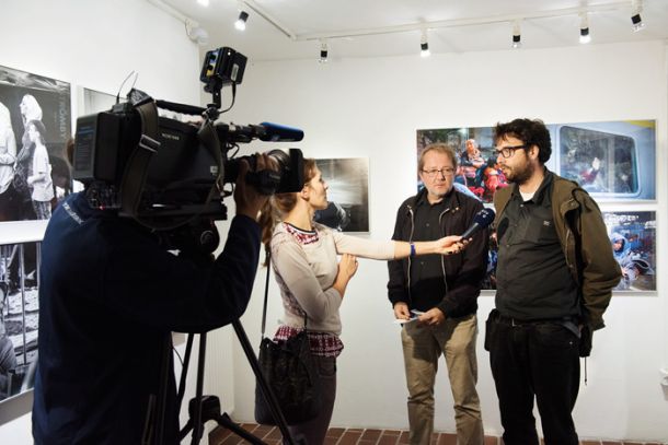 Bojan Velikonja in Jaka Gasar, Migranti, skupinska razstava, Festival fotografije Maribor, Stolp, MB