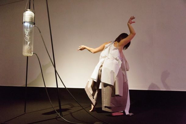 Nina Fajdiga – PENDULUM  & Urša Vidic – GLASSWORKS / Ločeno od sveta, Kresija, LJ