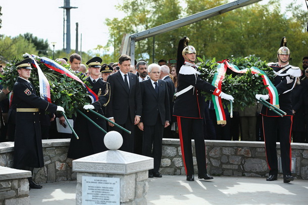 Slovenski in italijanski predsednik, Borut Pahor in Sergio Mattarella, sta odkrila spomenik slovenskim vojakom, ki so padli v prvi svetovni vojni, Doberdob, Italija
