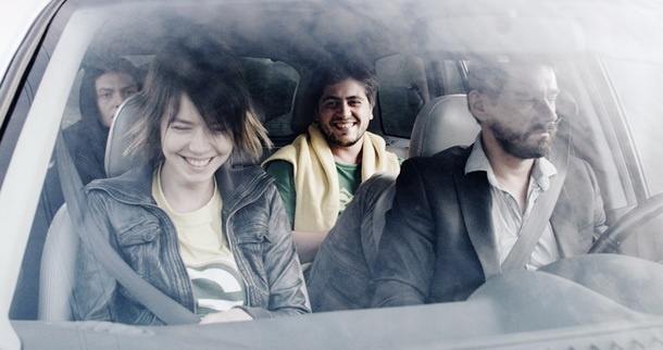 Nezakonito (Adrian Sitaru)