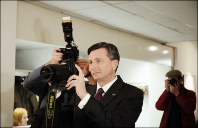 Borut Pahor na odprtju razstave svojih portretov, december 2014, Cankarjev dom