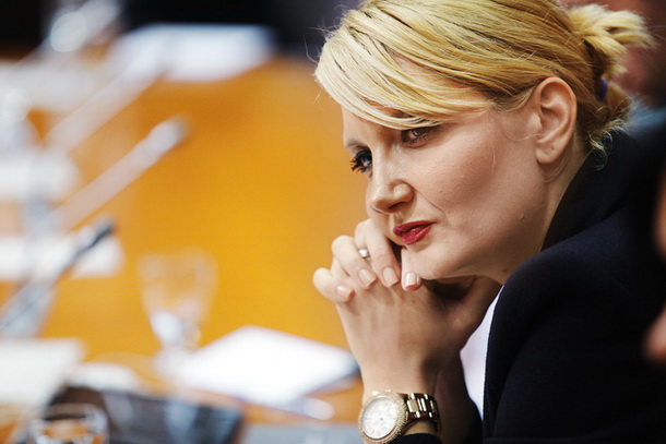 Ministrica Vesna Györkös Žnidar, ki ji je uspelo uvesti paralizatorje 