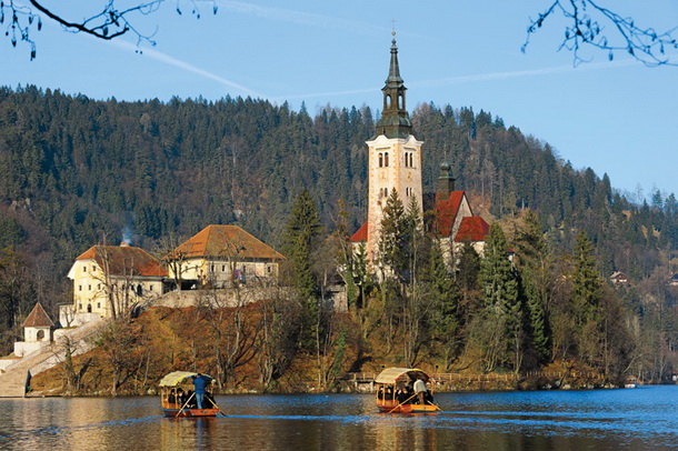 Na otoku, ki ga brezplačno najema cerkev, še vedno ni obljubljenega muzeja