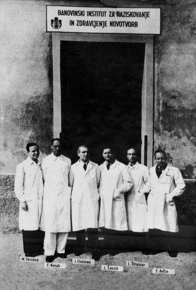 Začetna zdravniška ekipa predhodnika Onkološkega inštituta iz leta 1938. Tretji z leve je ustanovitelj in prvi vodja dr. Josip Cholewa. 