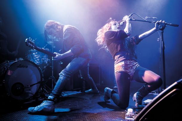 A Giant Dog (Zda), Astro klub, Fontanafredda, Italija