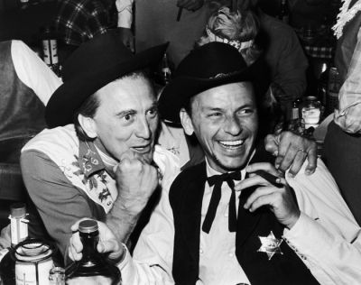 Kavbojca Kirk Douglas in Frank Sinatra