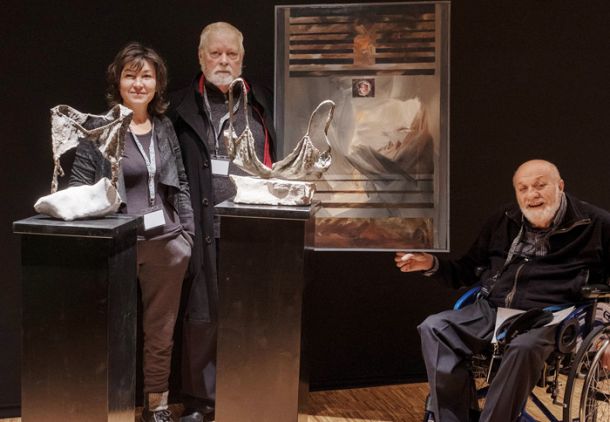Kiparka Metka Kavčič, slikarja Bogdan Čobal in Vojko Gašpetrut, 155. mednarodna razstava »Le Salon des Beaux Arts«, Carrousel du Louvre, Pariz, FR 