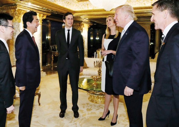 Japonskega predsednika vlade je bodoči predsednik Amerike sprejel kar skupaj s hčerko Ivanko in zetom Jaredom Kuschnerjem, ki bosta poslej vodila njegov poslovni imperij 