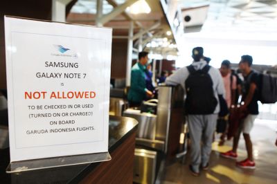 Številne letalske družbe so Galaxy Note 7 prepovedale 