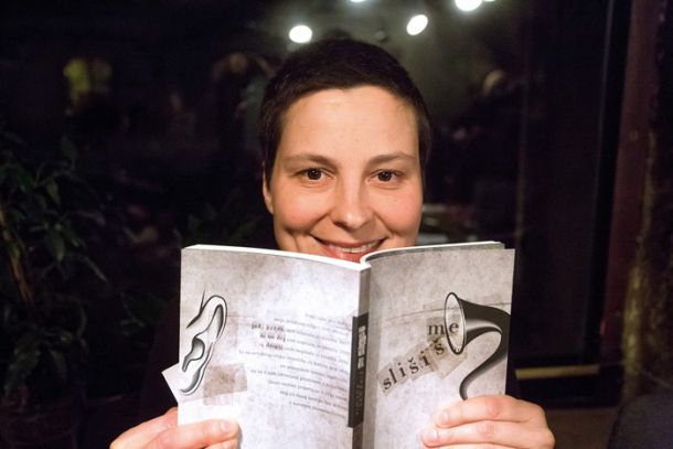 Simona Semenič: Me slišiš?, prvenec, Mesto žensk, Pritličje, LJ