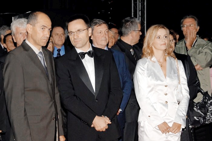 Miroslav Gnamuš in Janez Janša leta 2007 ob praznovanju 60-letnice Litostroja. Leto zatem je Gnamuš izvedel menedžerski prevzem Litostroja – Janša ga tedaj v svoji vojni proti tajkunom ni omenjal.