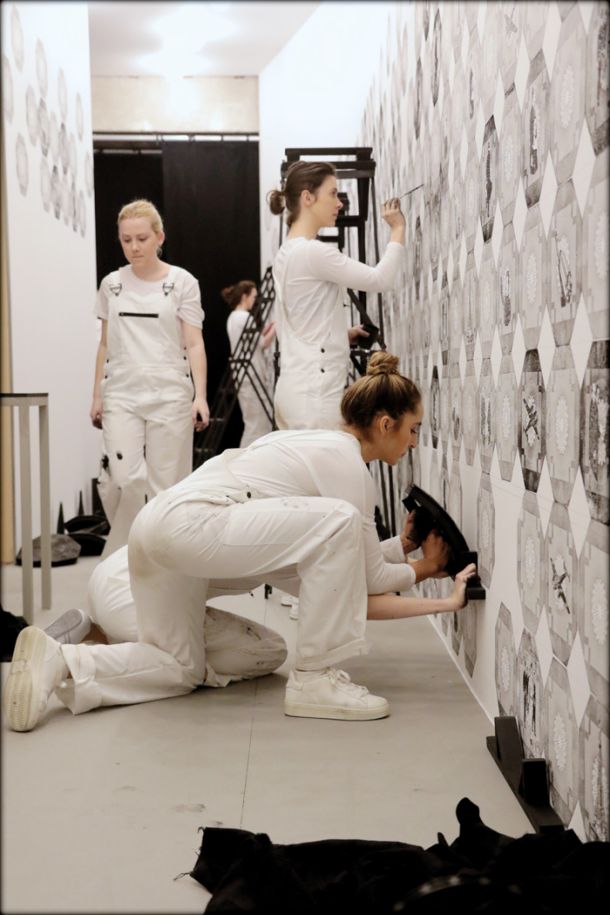 Jasmina Cibic: Unforseen Forseens, skupinska razstava Casebooks, Ambika P3, London, VB