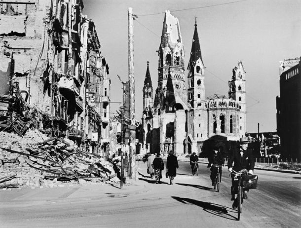 Robert Capa, Cankarjev dom, Ljubljana