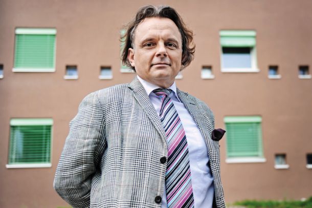 Dr. Igor Saksida, literarni zgodovinar