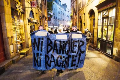 Niti bankir niti rasistka: Demonstracije po prvem krogu francoskih predsedniških volitev v Nantesu. 