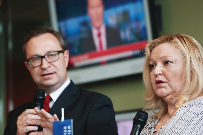 Nekdanji generalni direktor Marko Filli in odgovorna urednica informativnega programa Jadranka Rebernik