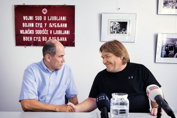 Srečanje JBTZ v polovični zasedbi – Janez Janša in David Tasić