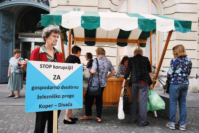 Zbiranje podpisov za razpis referenduma o zakonu o drugem tiru