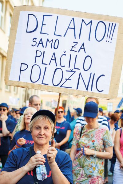 Protest najslabše plačanih javnih uslužbencev.