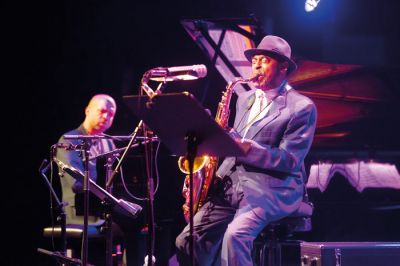 Archie Shepp je ob svoji glasbeni viziji in viziji velikega Johna Coltrana ponudil tudi lep vpogled v afroameriško glasbo prejšnjega stoletja